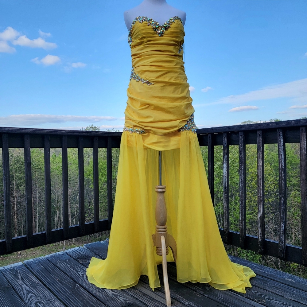 Party Time Yellow Jeweled Mermaid Tulle Fit&Flare Formal Gown Prom Dress Size 16